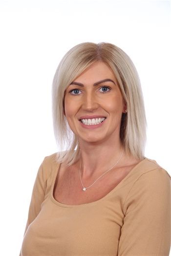 Photo of Miss Bond